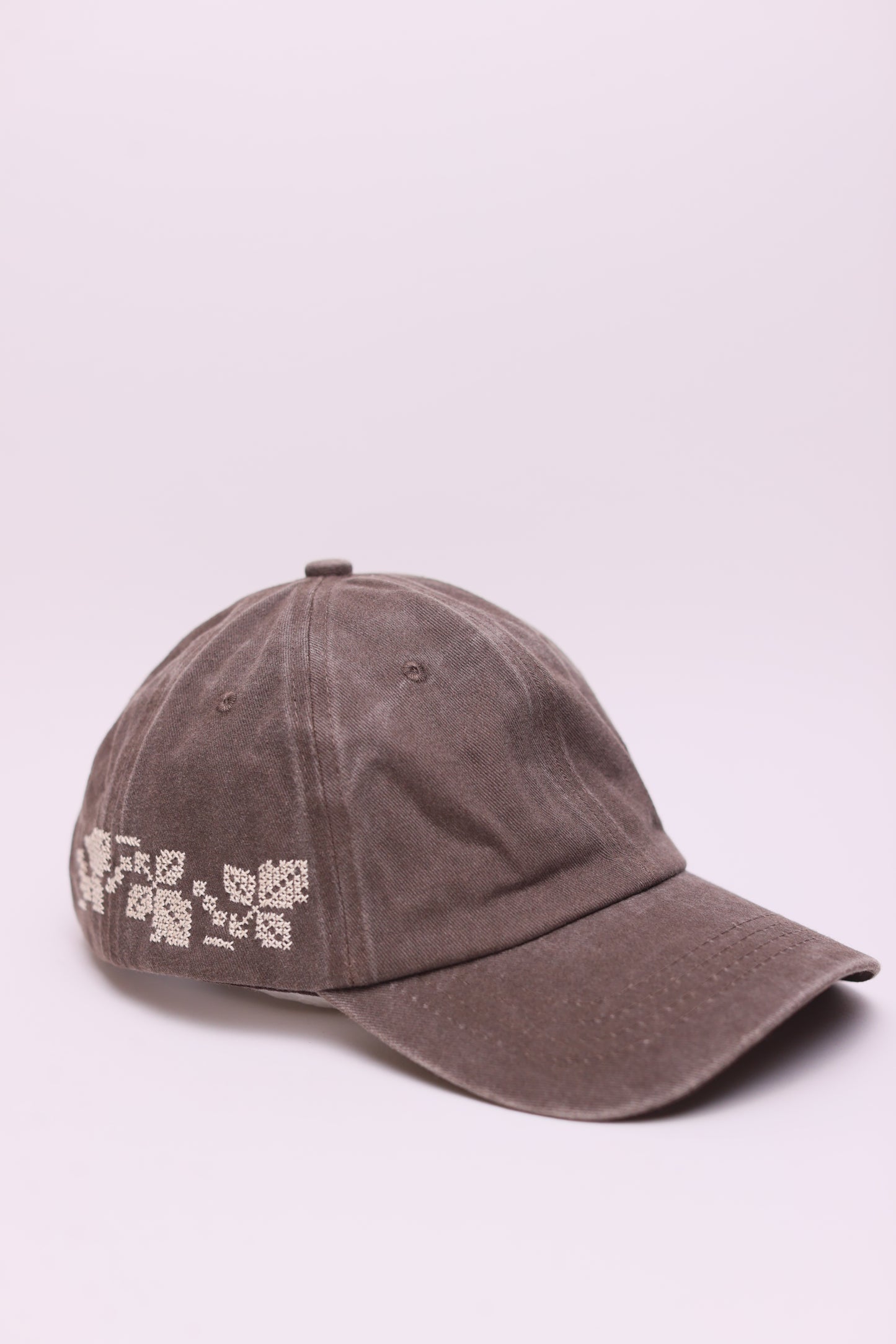Side leaves hand embroidered cap