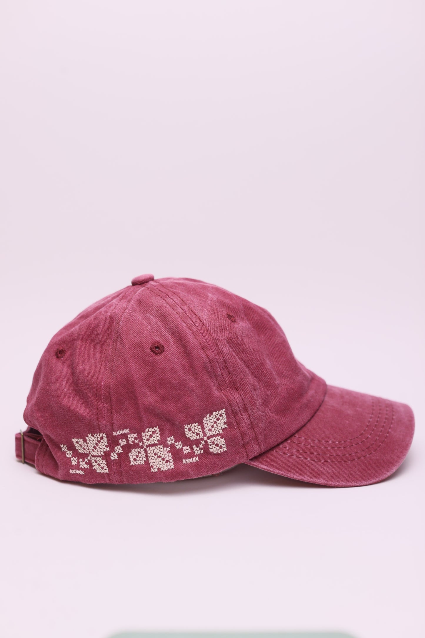 Side leaves hand embroidered cap